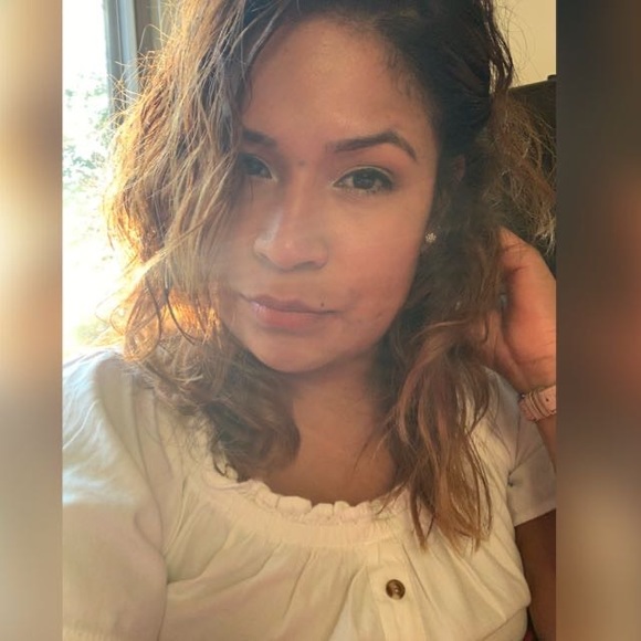 Meet your Posher, Cindi - Picture 1 of 1